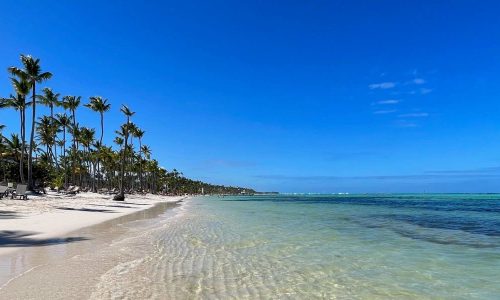 FESTA NO BARCO NA PRAIA DE BAVARO 8